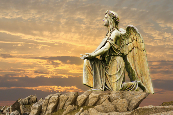 Qual foi o primeiro anjo criado pelo Senhor?